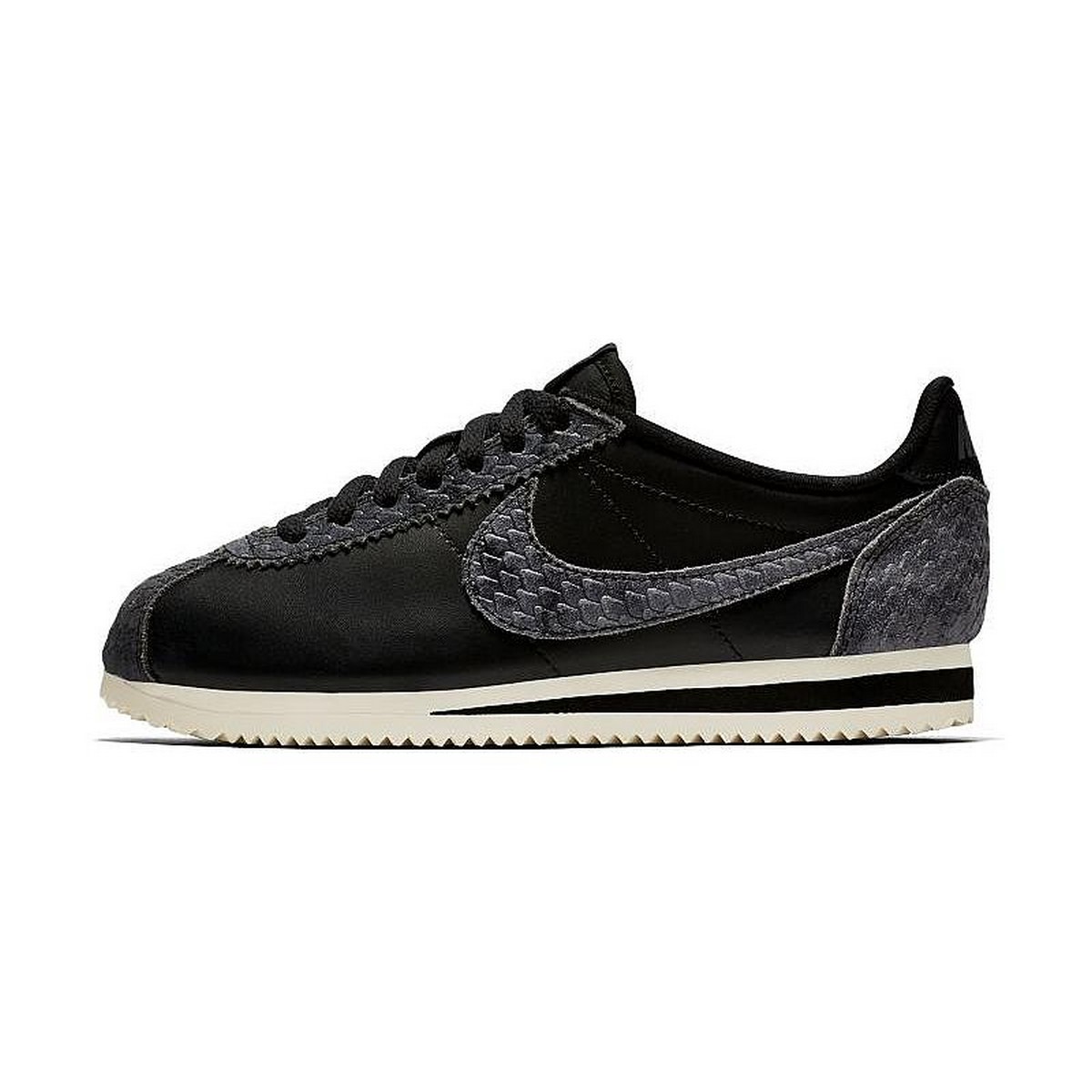 sport vision nike cortez