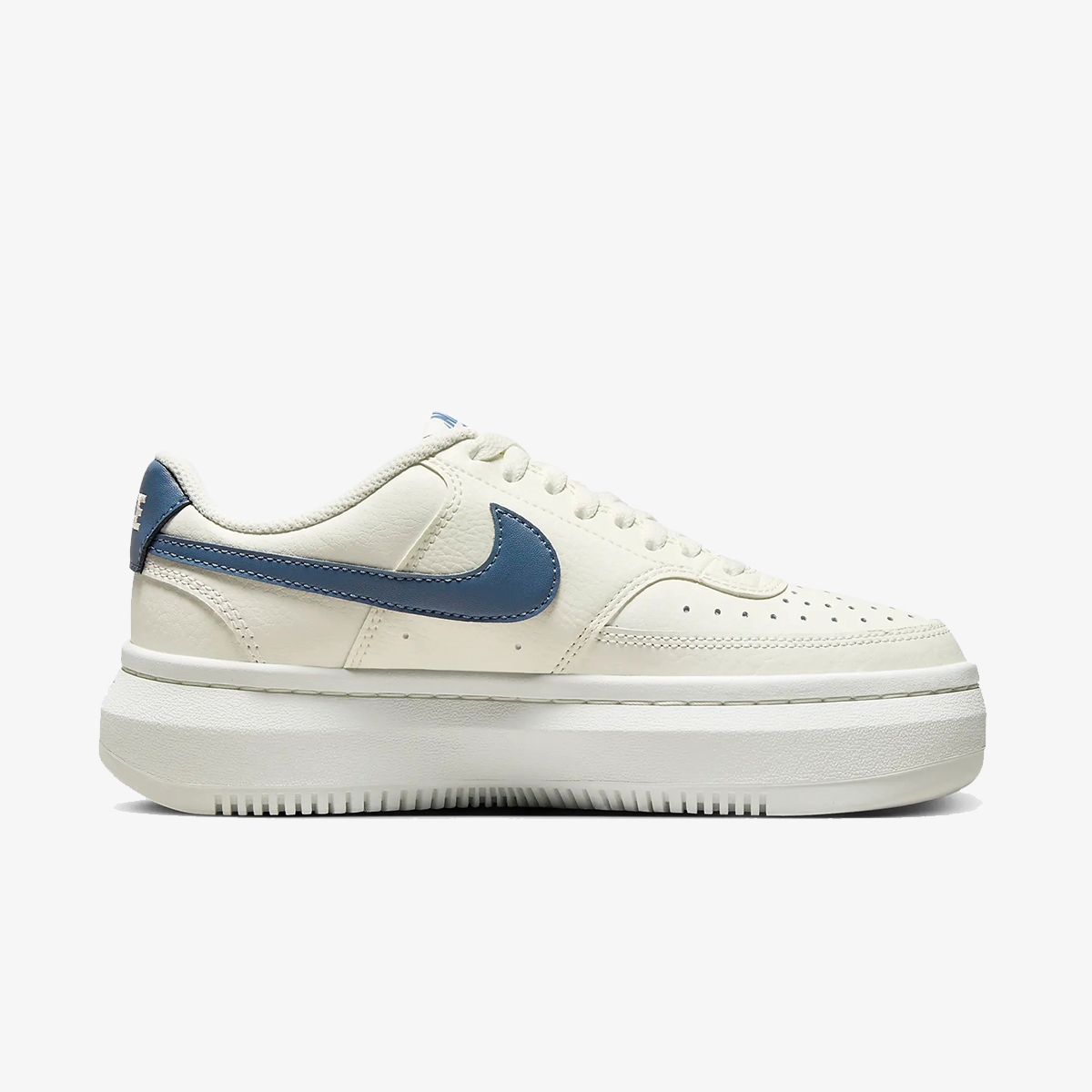 NIKE Court Vision Alta 
