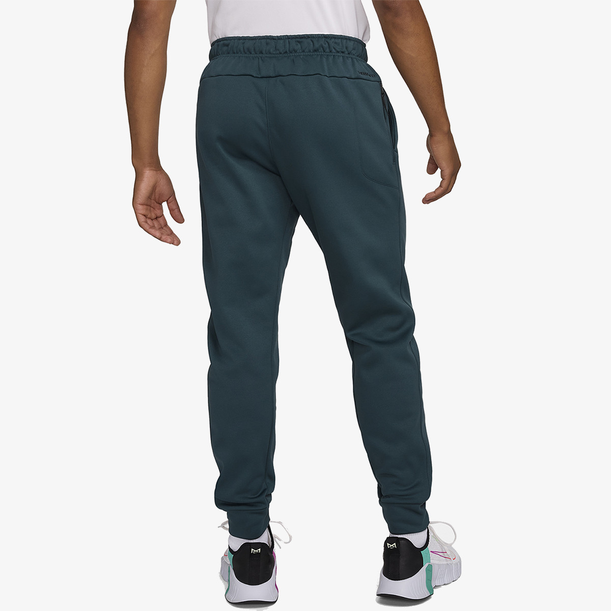 NIKE Therma-FIT 