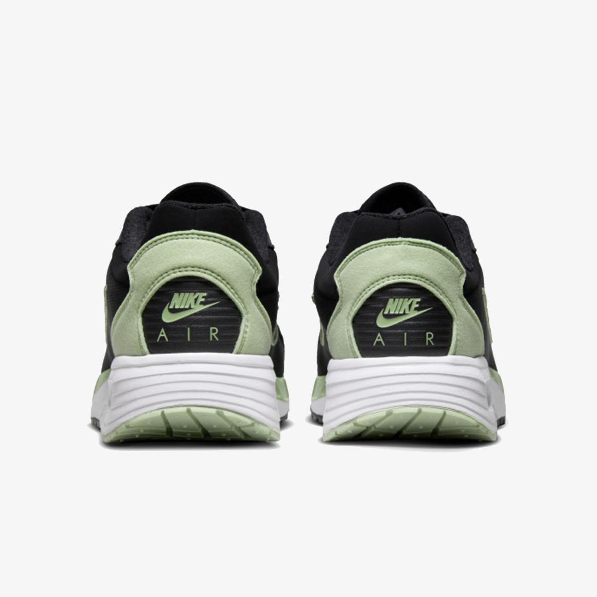 NIKE Air Max Solo 
