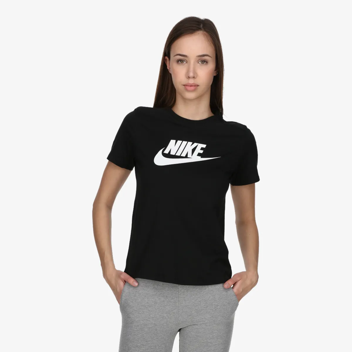Nike Sportswear Essentials