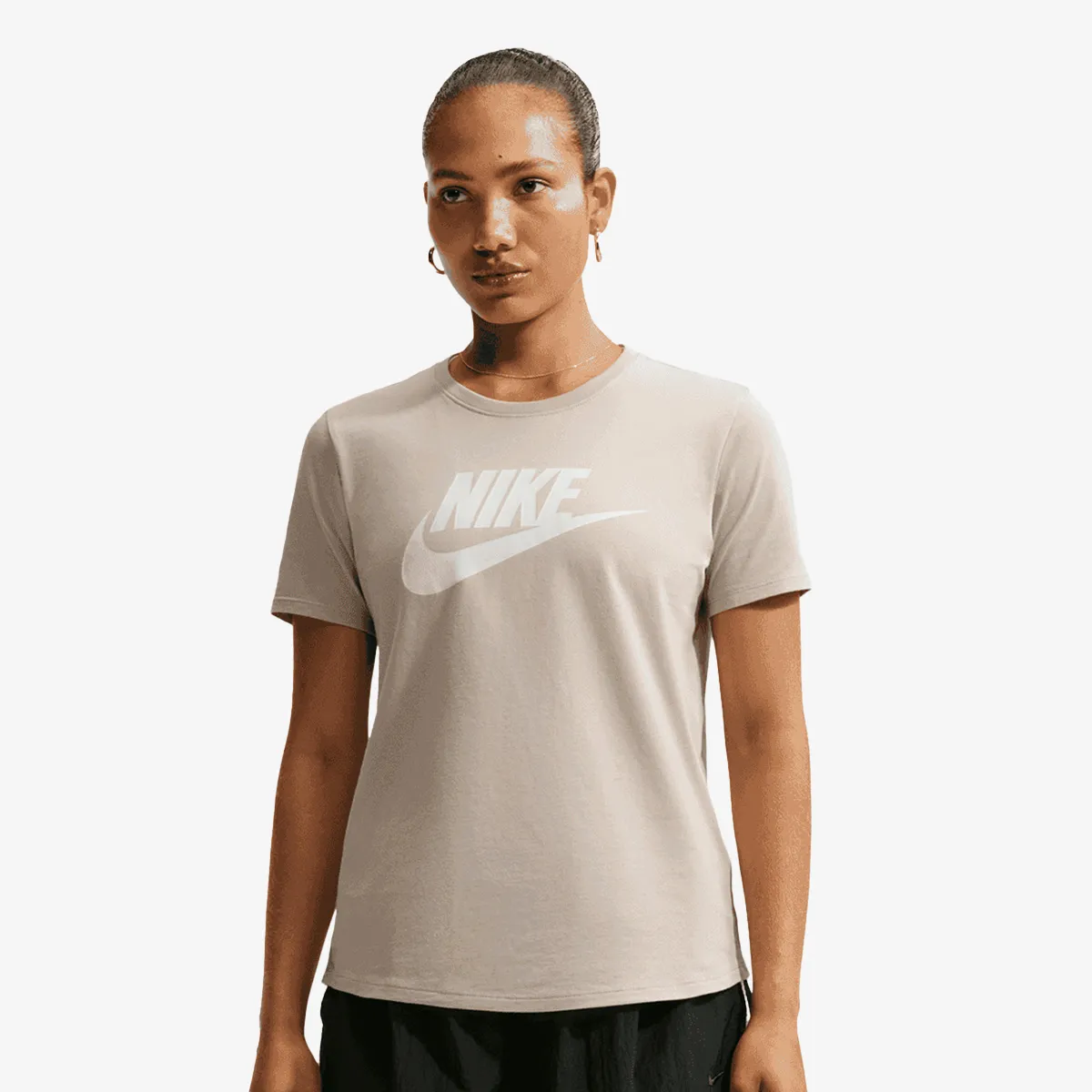 Nike Sportswear Essentials