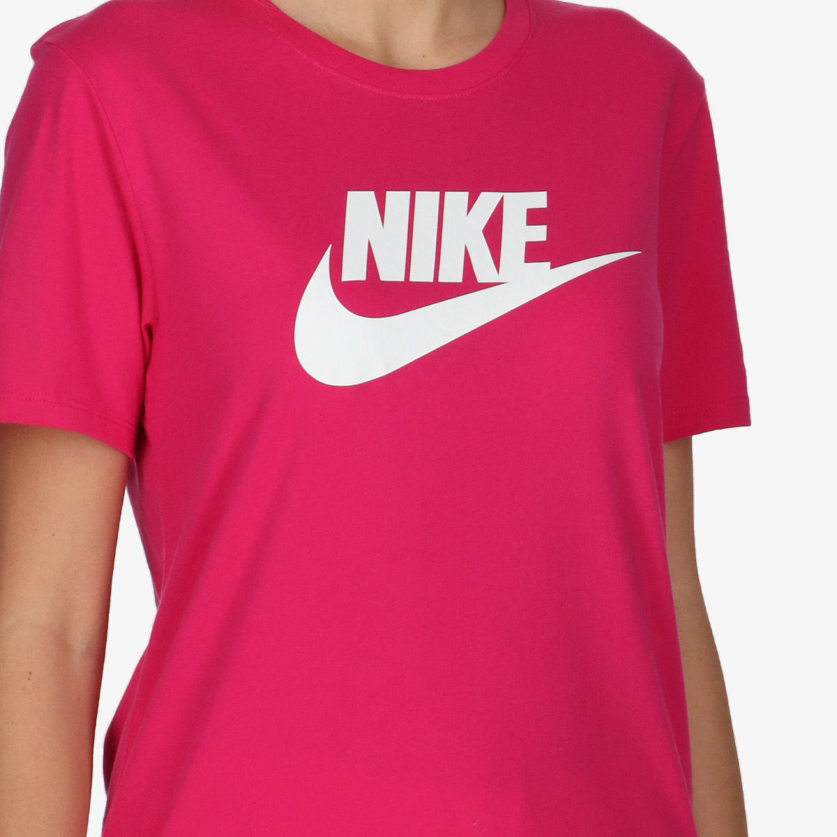 NIKE Sportswear Club Essentials 