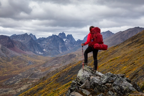 HIKING: PRONALAŽENJE ZDRAVIJEG I SREĆNIJEG ŽIVOTA NA OTVORENOM