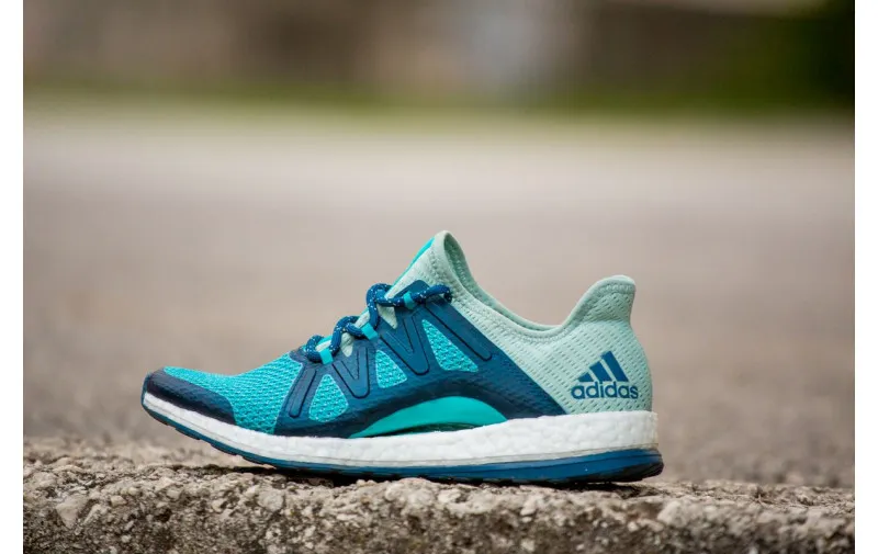 IZAĐI IZ RUTINE I ISTRAŽI GRAD U NOVIM ADIDAS PUREBOOST XPOSE PATIKAMA KREIRANIM SAMO ZA ŽENE
