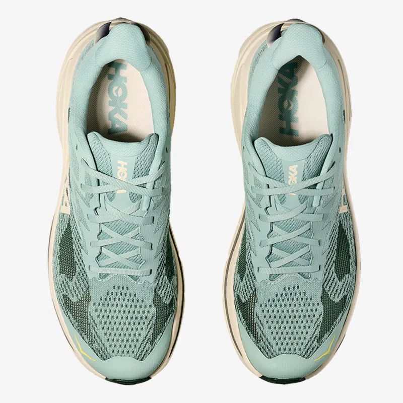 Hoka Challenger 8 