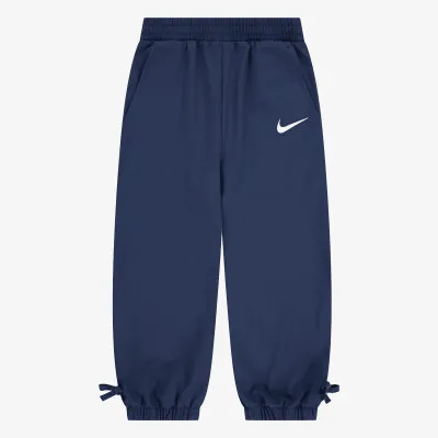 Nike Swoosh On Pointe 