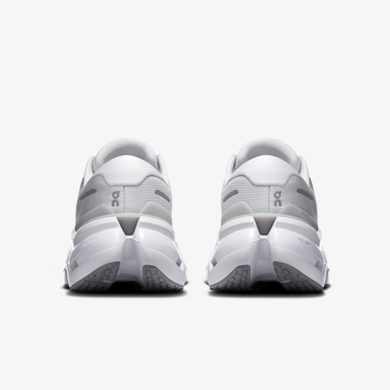 On Cloudrunner 3 