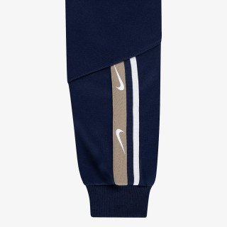 Nike Sportswear Club 