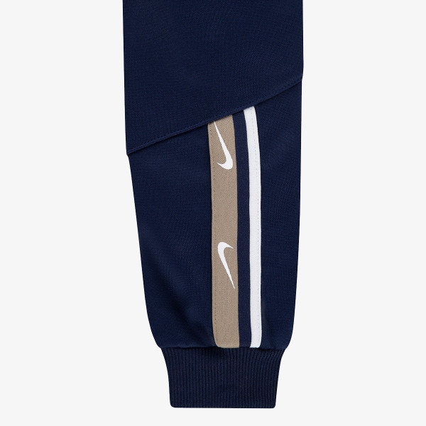 Nike Sportswear Club 