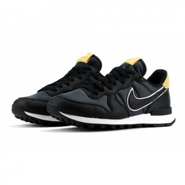 W INTERNATIONALIST HEAT 