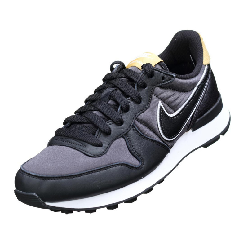 W INTERNATIONALIST HEAT 