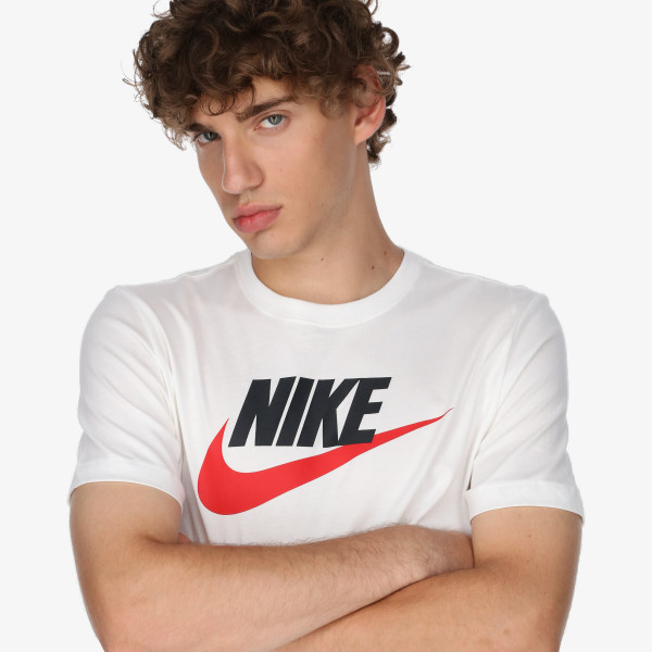 Nike Sportswear 