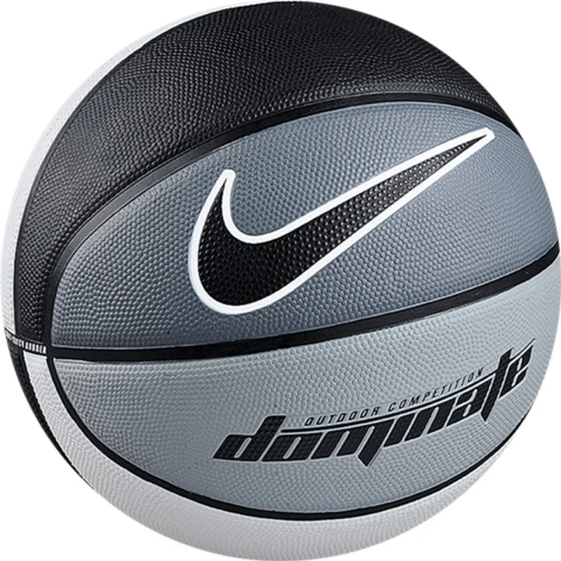 Nike dominate 7 online