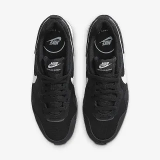Nike Venture Runner 