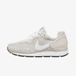 NIKE Venture Runner 