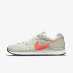 NIKE Venture Runner 