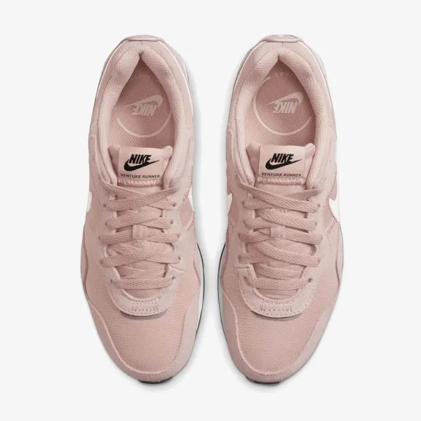 NIKE Venture Runner 