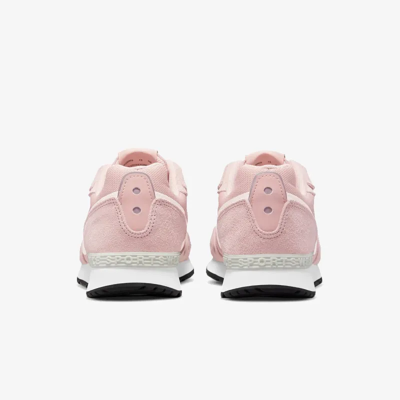 NIKE Venture Runner 