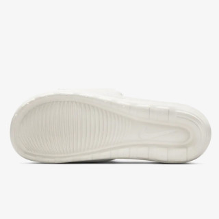 NIKE VICTORI ONE 
