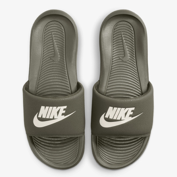 Nike Victori One 