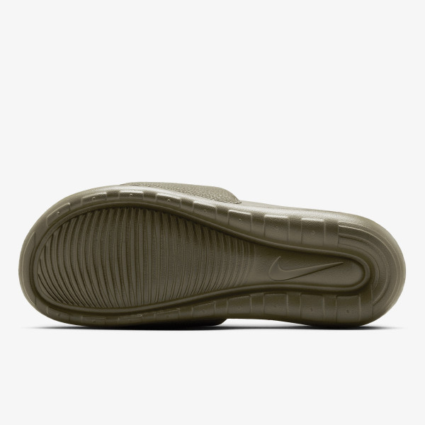 Nike Victori One 