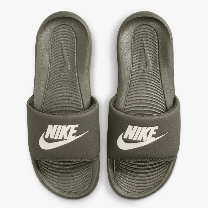 Nike Victori One 