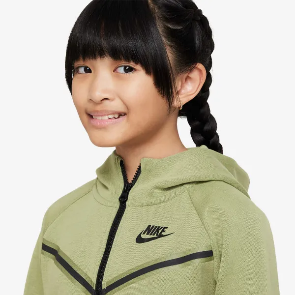 NIKE Sportswear Tech 