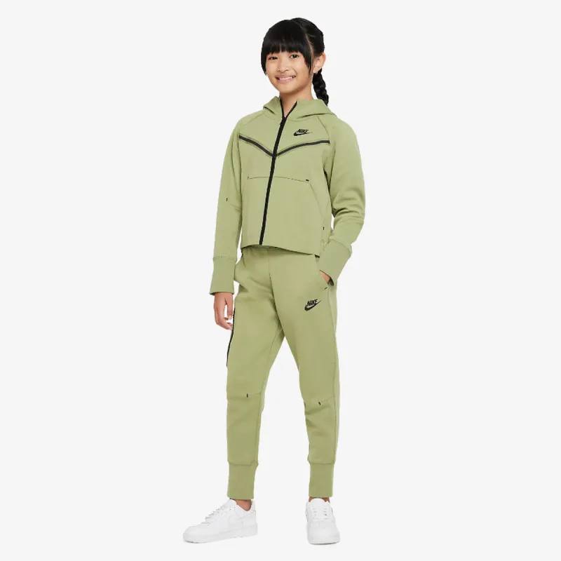 NIKE Sportswear Tech 