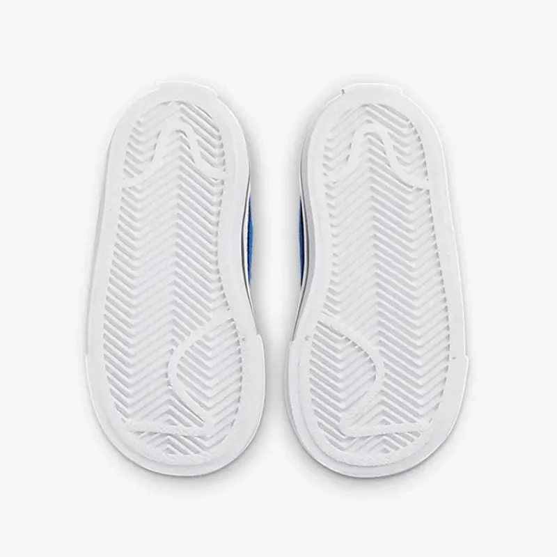 NIKE Court Legacy 