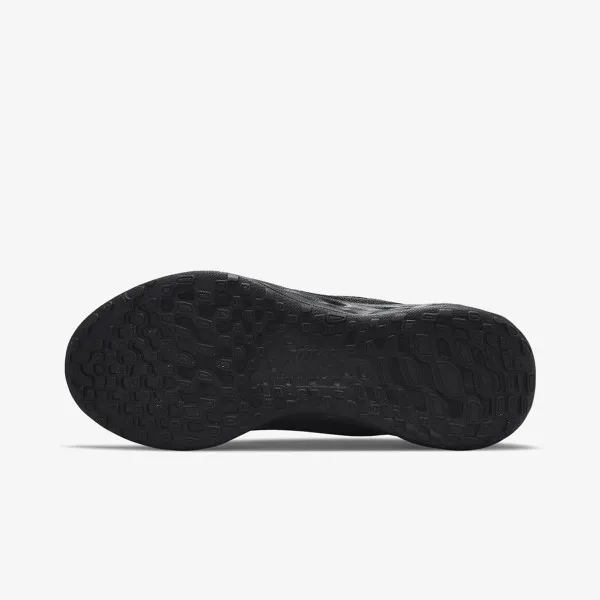 NIKE Revolution 6 