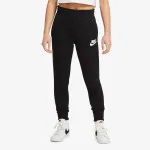 NIKE Sportswear Club 