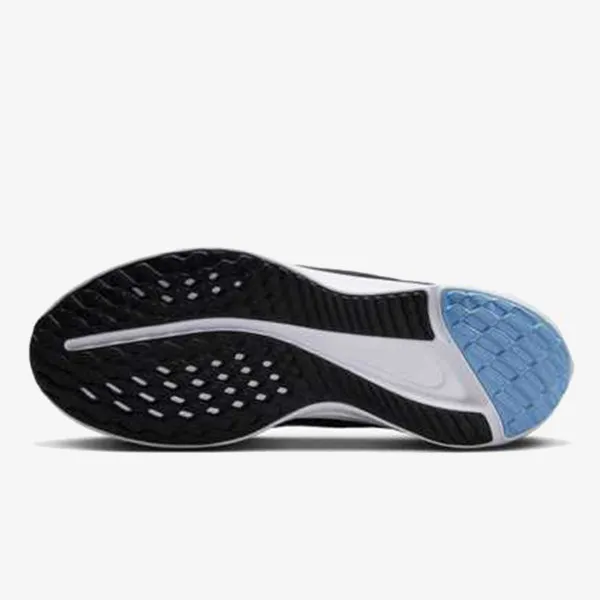 NIKE Quest 5 