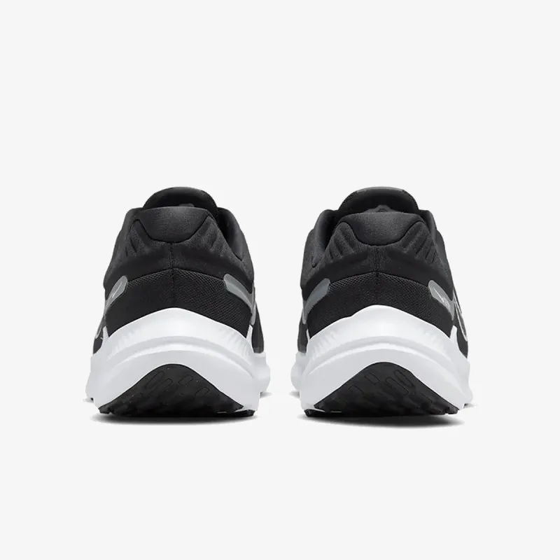 NIKE Quest 5 