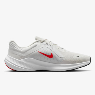 NIKE Quest 5 