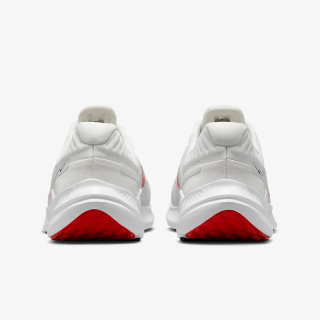NIKE Quest 5 