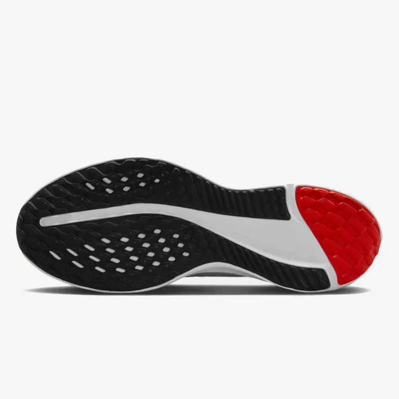 NIKE Quest 5 