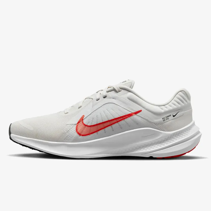 NIKE Quest 5 