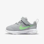 NIKE Revolution 6 