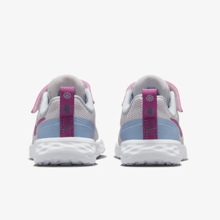 NIKE Revolution 6 