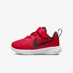 NIKE Revolution 6 