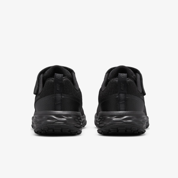 Nike Revolution 6 