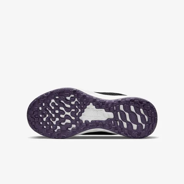 NIKE Revolution 6 