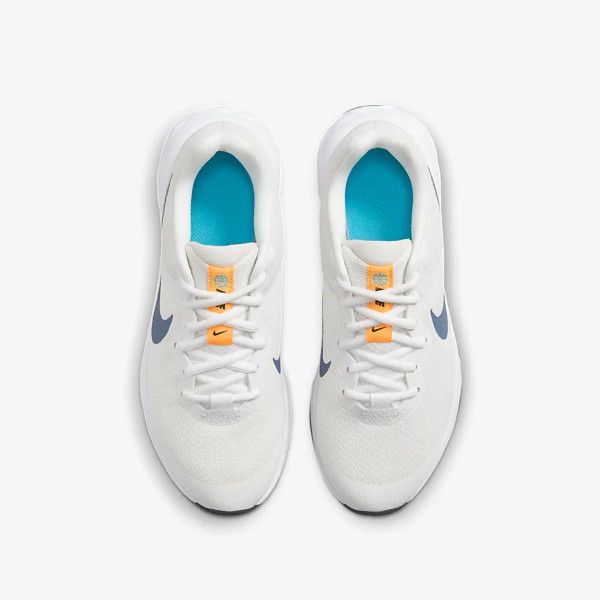 Nike Revolution 6 