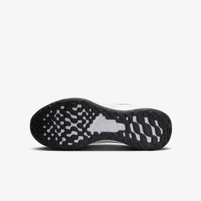 Nike Revolution 6 