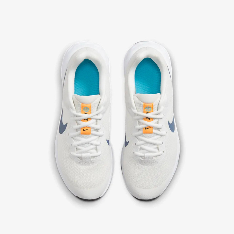 Nike Revolution 6 