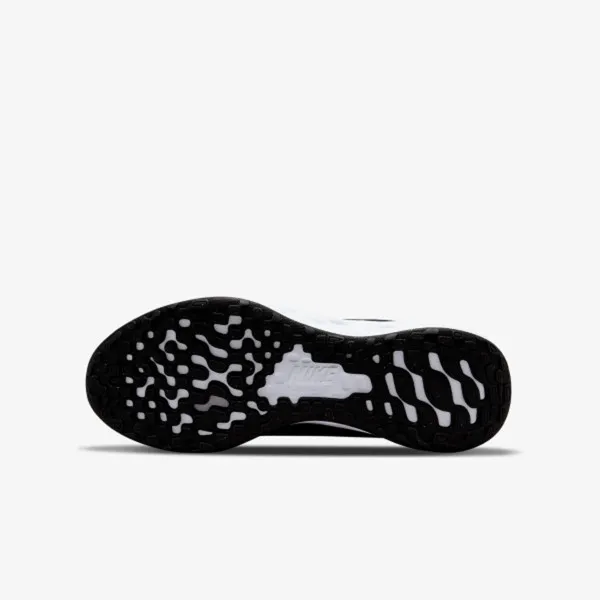 Nike Revolution 6 NN 
