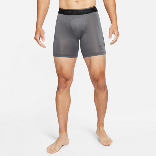 NIKE Pro 
