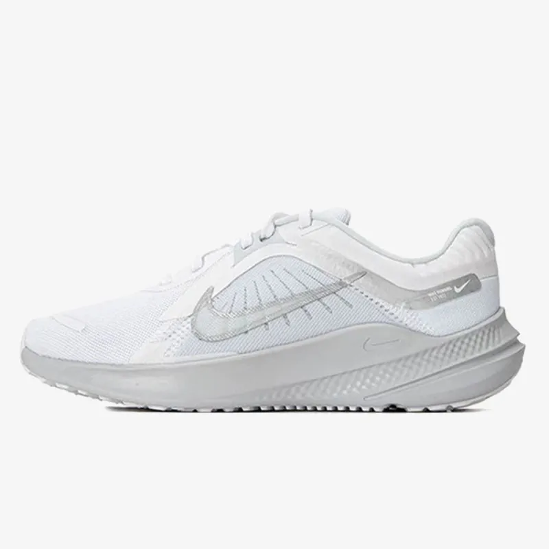 NIKE Quest 5 