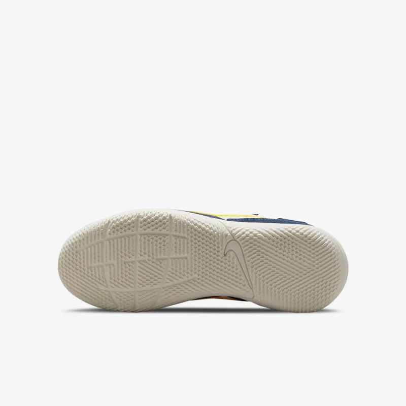 NIKE Streetgato 